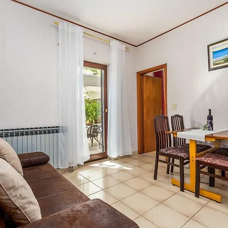 Apartament Vanda *